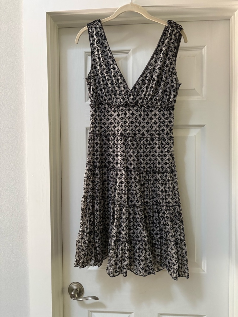 Studio M Black & White V-Neck Tiered Mini Dress